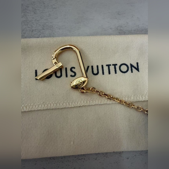 Louis Vuitton Key Pouch - Picture 10 of 14